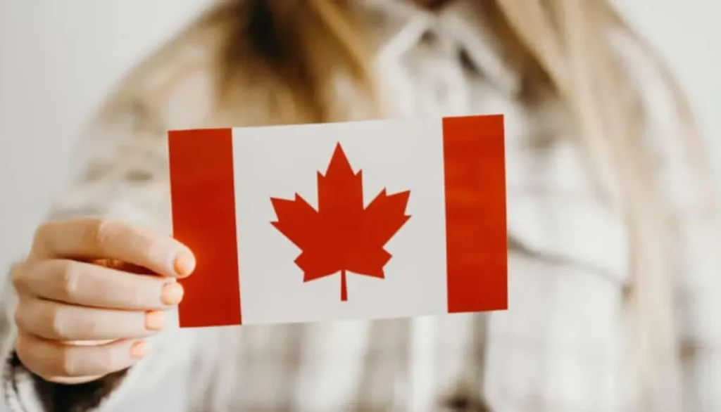 طريقة الحصول على عقد عمل في كندا